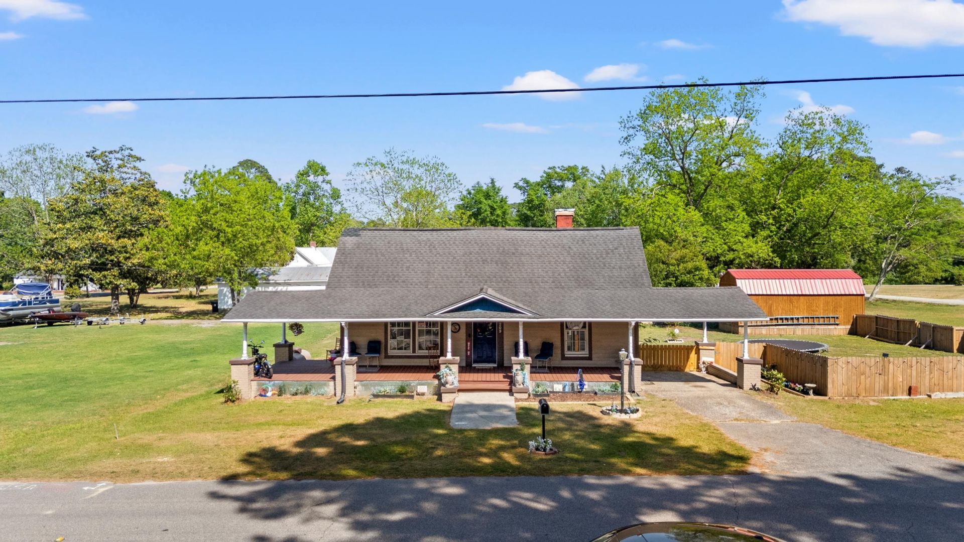 209 E Walnut St.  Photo 36