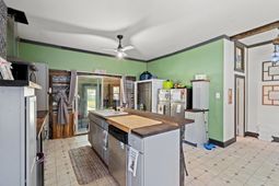 209 E Walnut St.  photo 4