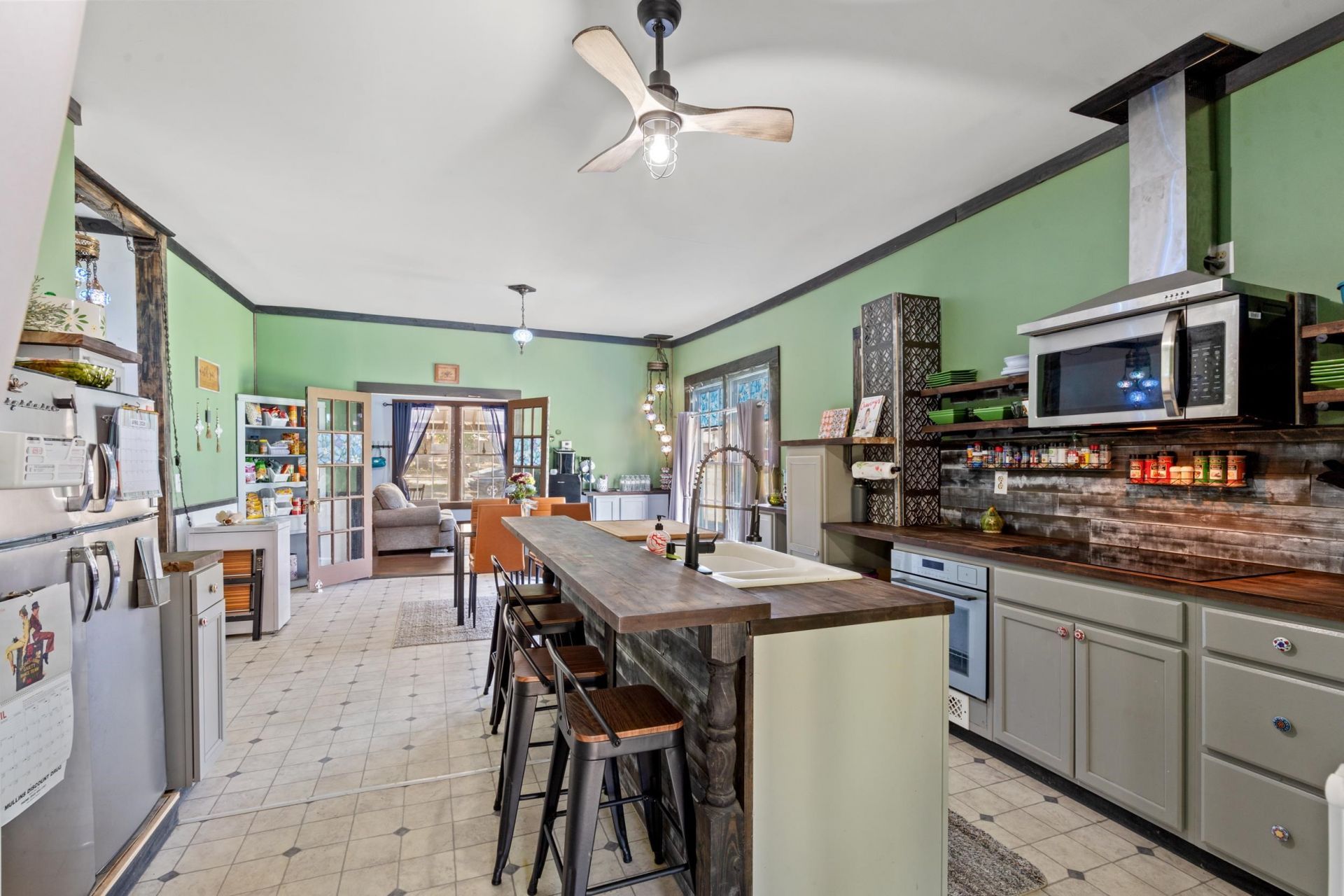 209 E Walnut St. Photo 6