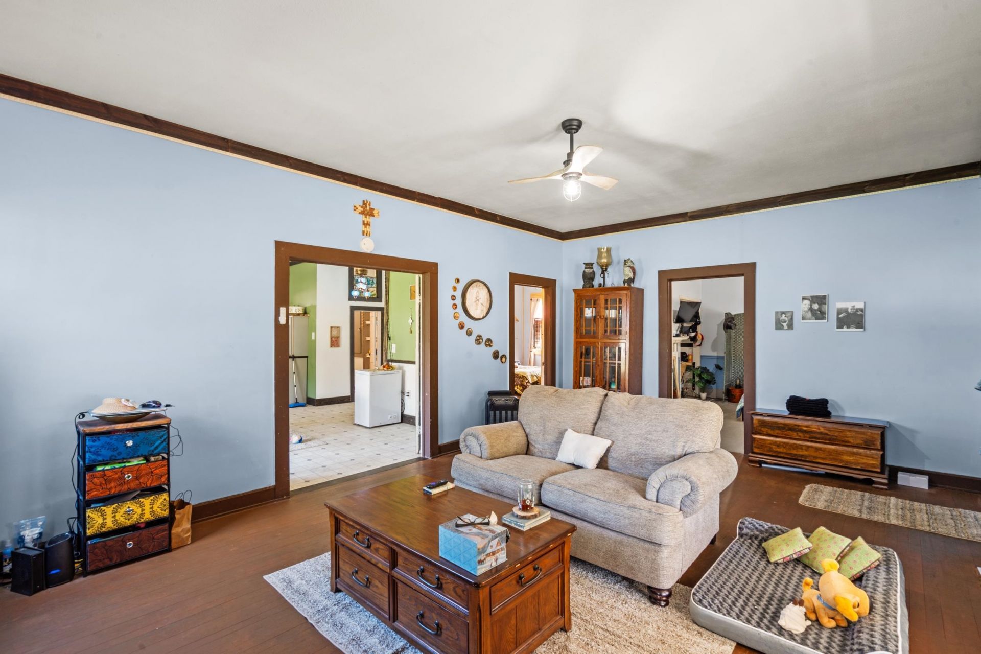 209 E Walnut St.  Photo 9