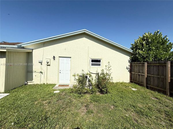 5137 NW 28th St , Margate, FL 33063