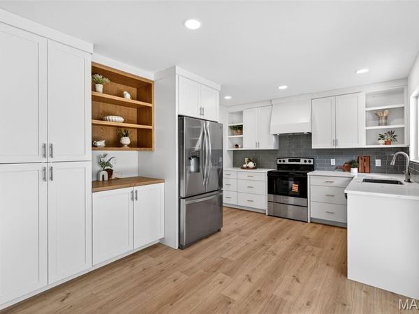 620 Fox Creek Court, St Louis, MO 63126