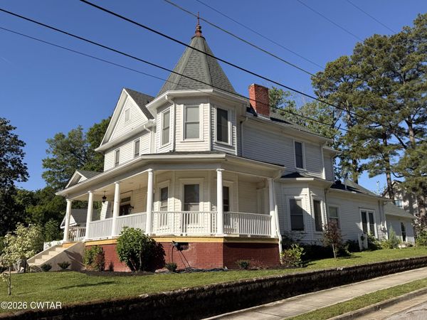 325 Johnson Street , Jackson, TN 38301