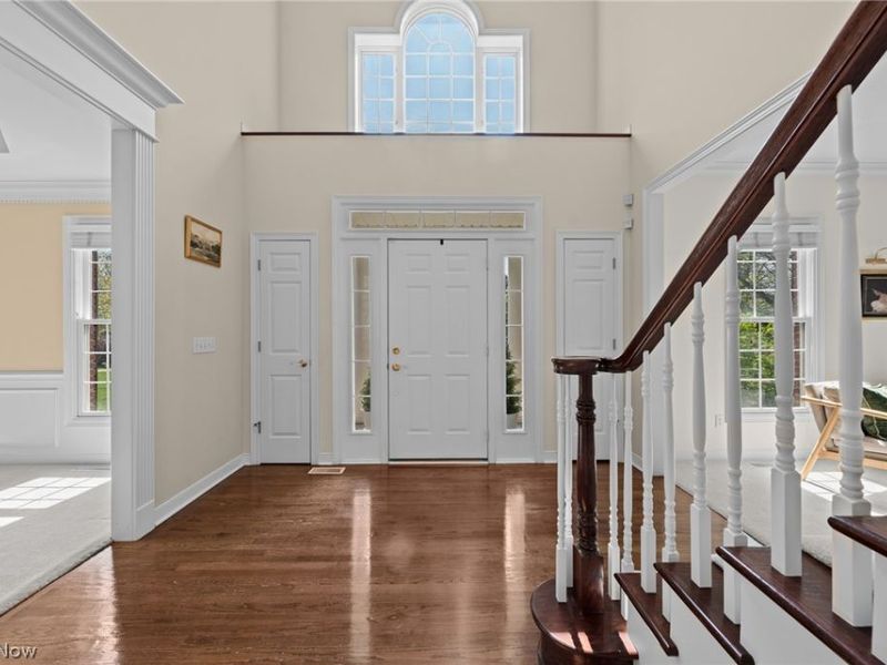 6030 Penfield Lane, Solon, OH 44139 Photo 2