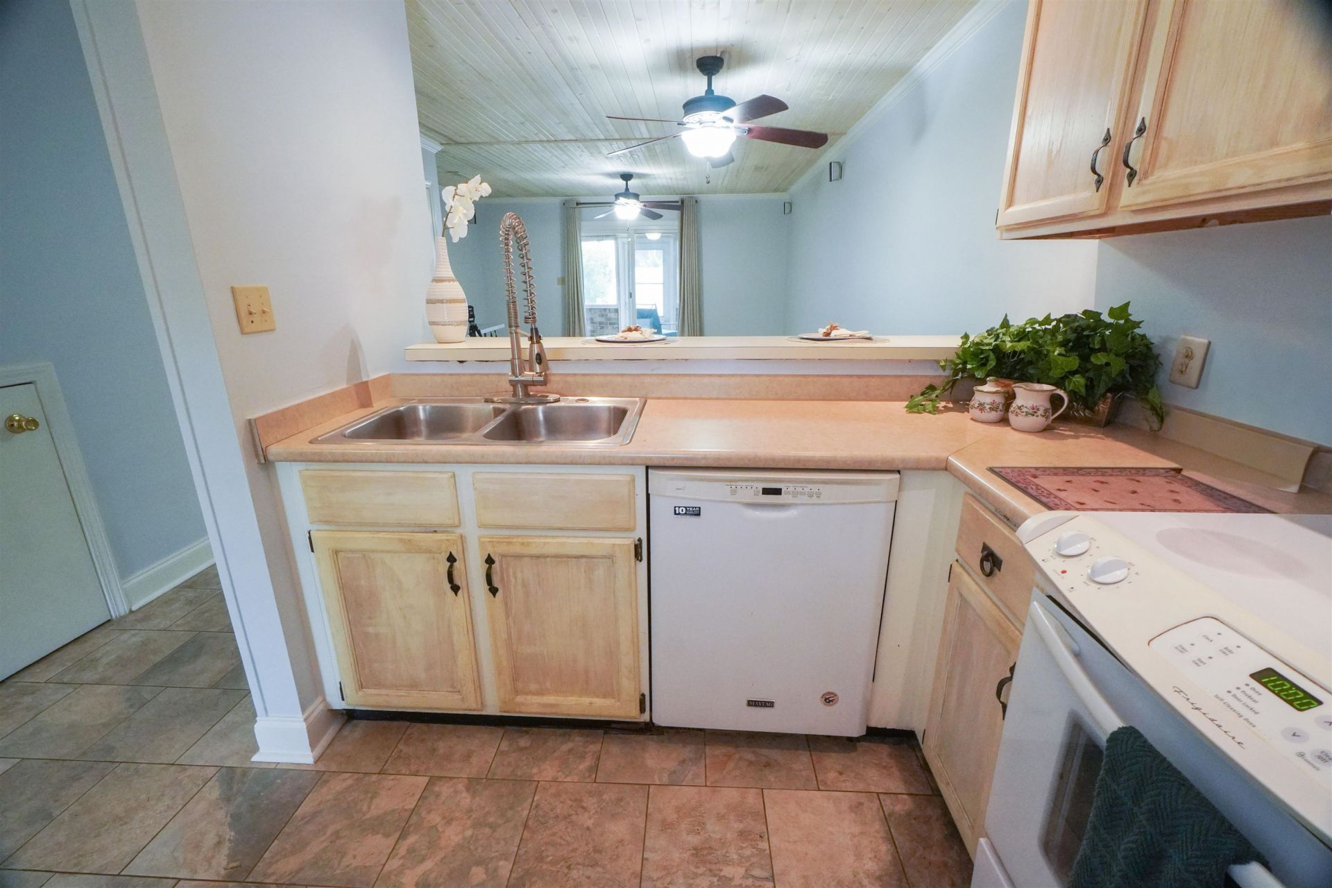 1851 Fairway Ridge Dr. Photo 8