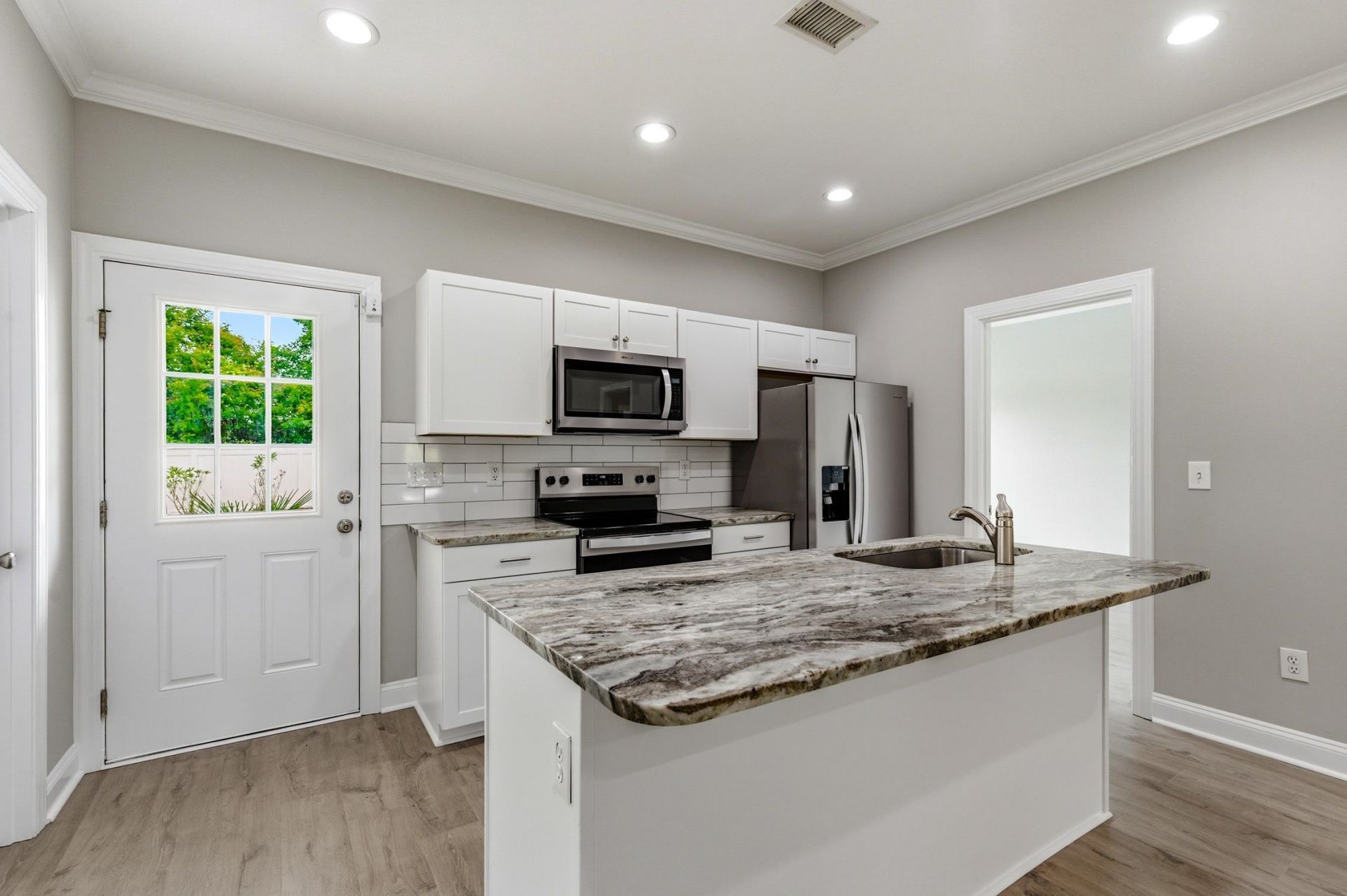 1674 Cenith Dr. Photo 8