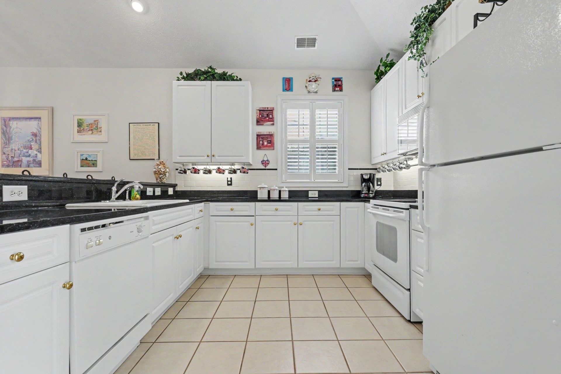 601 Hillside Dr. N Photo 16