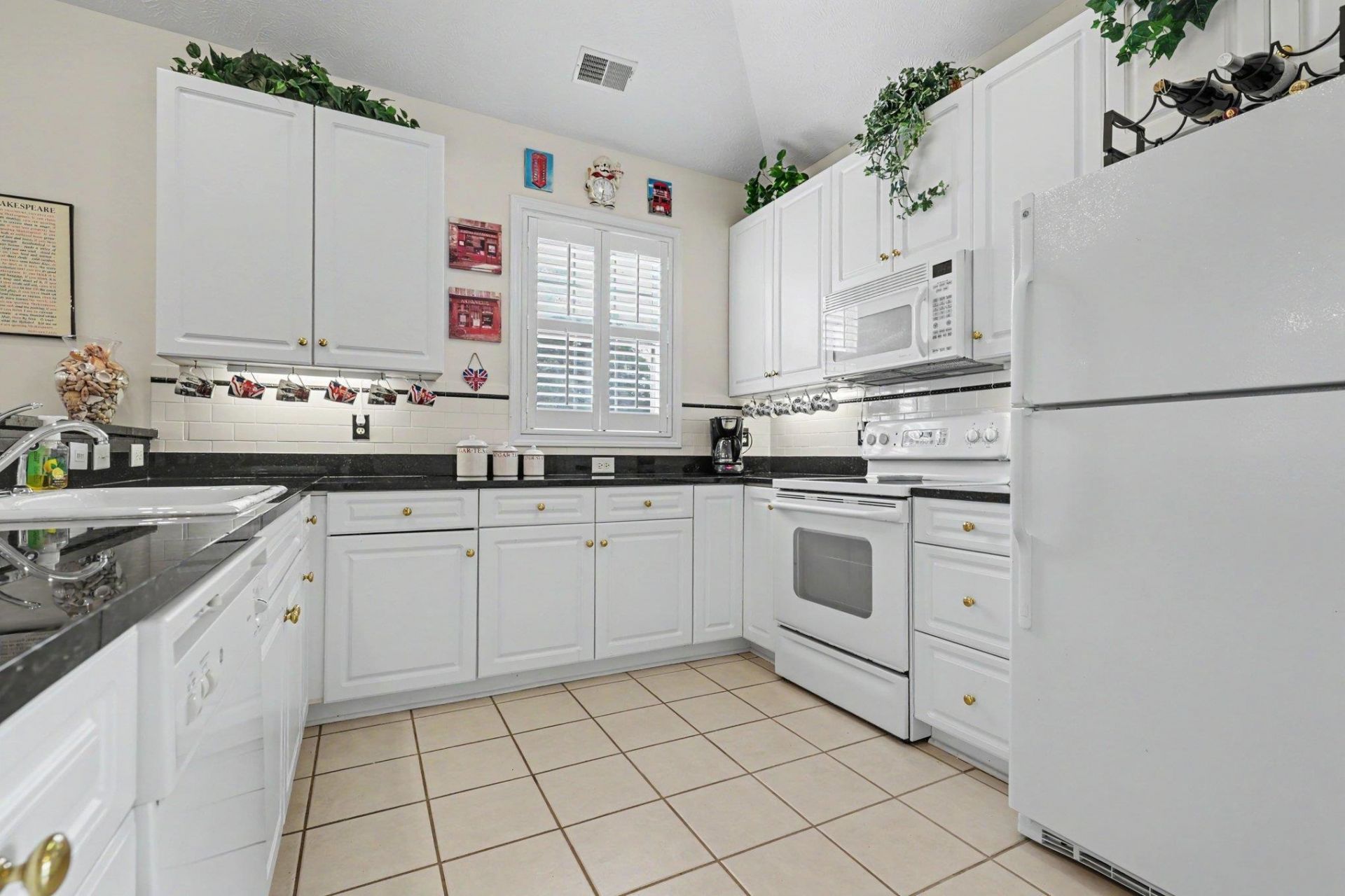 601 Hillside Dr. N Photo 17