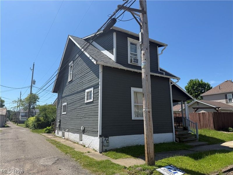 128 W 8th Street, Uhrichsville, OH 44683 Photo 18