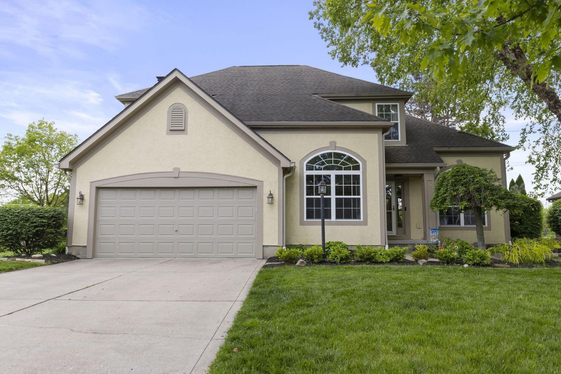 859 Dunvegan Court, Pickerington, OH 43147 Main Photo