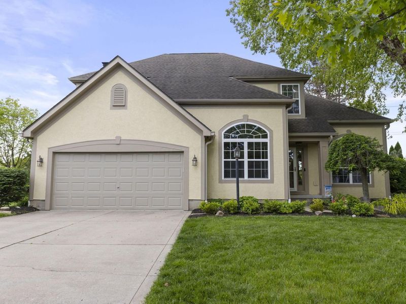 859 Dunvegan Court, Pickerington, OH 43147 Photo 1