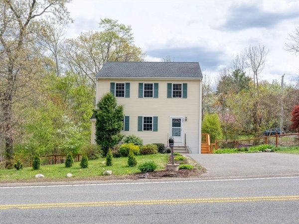 289 Weymouth St, Holbrook, MA 02343