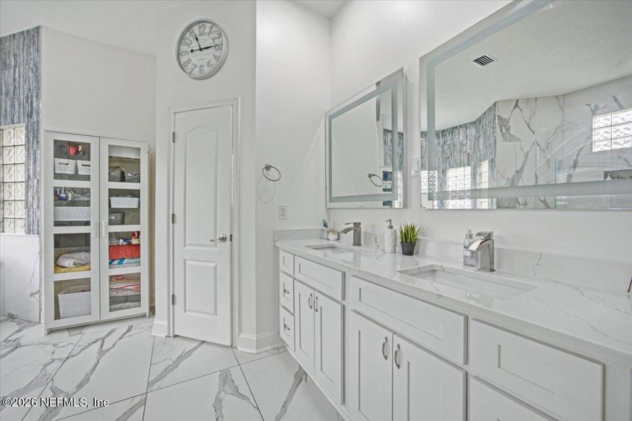 8219 Chester Lake Road N, Jacksonville, FL 32256 Photo
