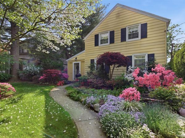 47 Onderdonk Avenue, Manhasset, NY 11030