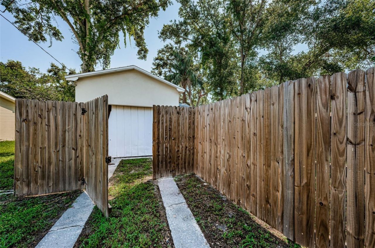 3880 Haines Road N, Saint Petersburg, FL 33703 Photo