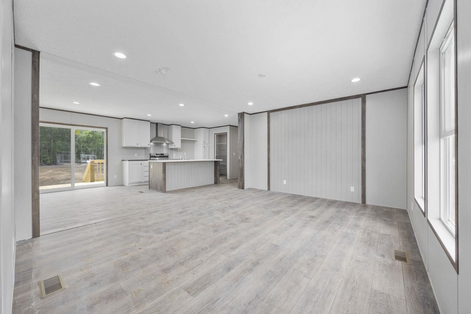 5548 Daffodil Dr.  Photo 10