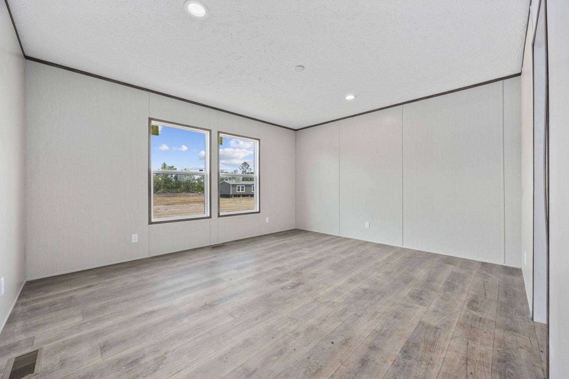 5548 Daffodil Dr.  Photo 13