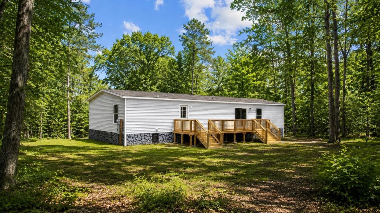 5548 Daffodil Dr. Photo 2