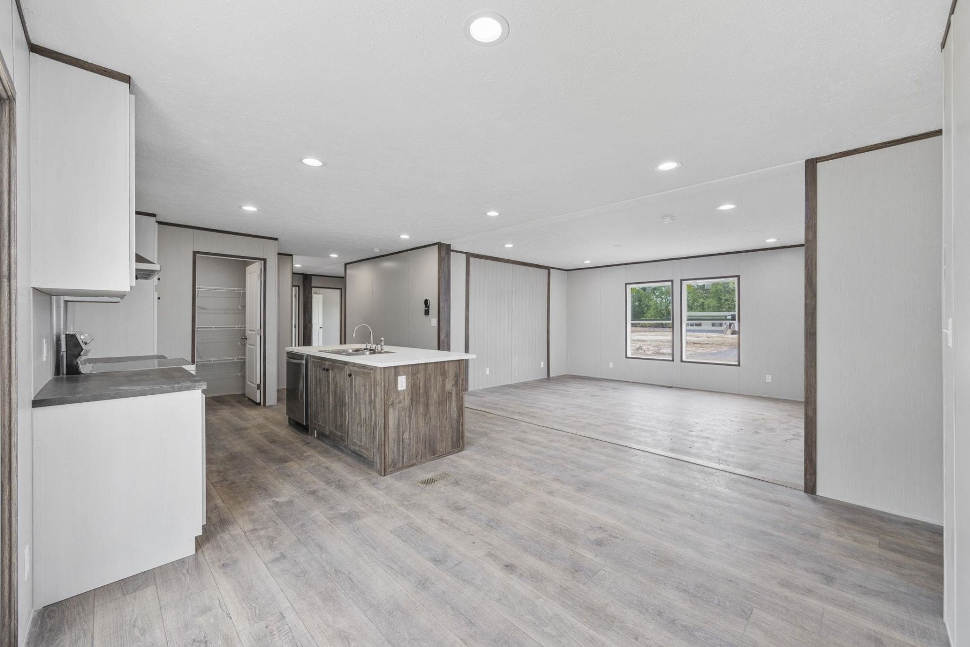 5548 Daffodil Dr.  Photo 7