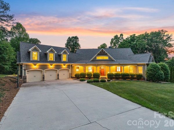 2243 Whiterock Court , Sherrills Ford, NC 28673
