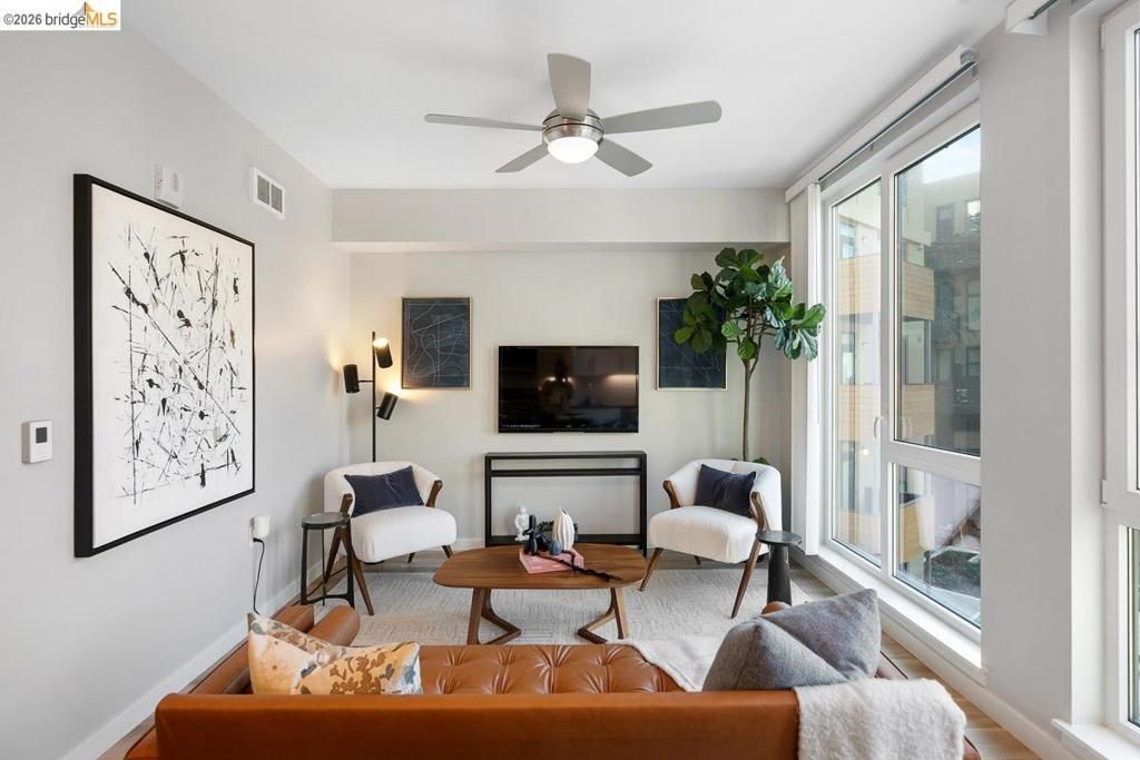 260 Brooklyn Basin Way, Unit 437, Oakland, CA 94606 Main Photo