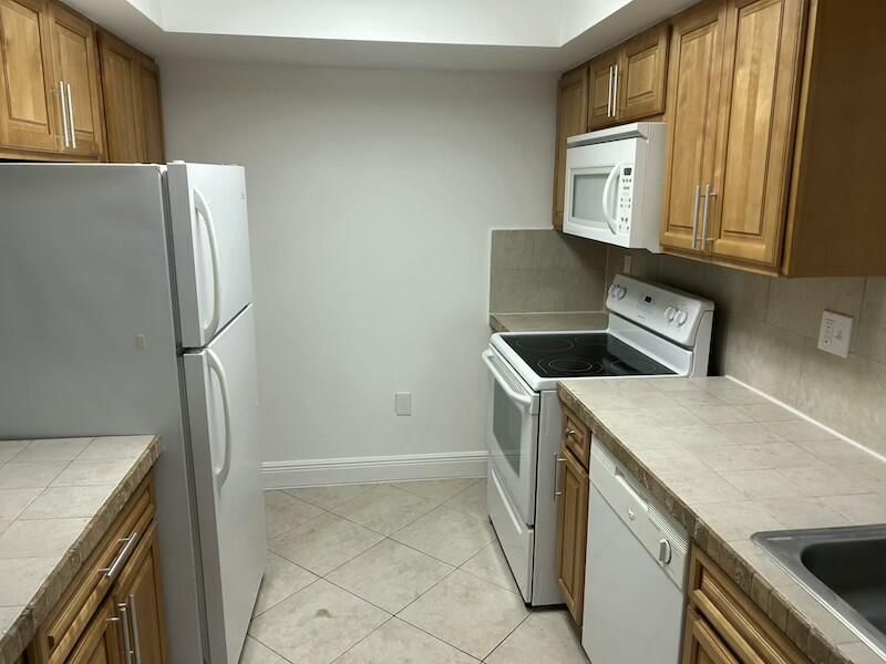 3432 NW 86th Way, Unit D204, Sunrise, FL 33351 Photo