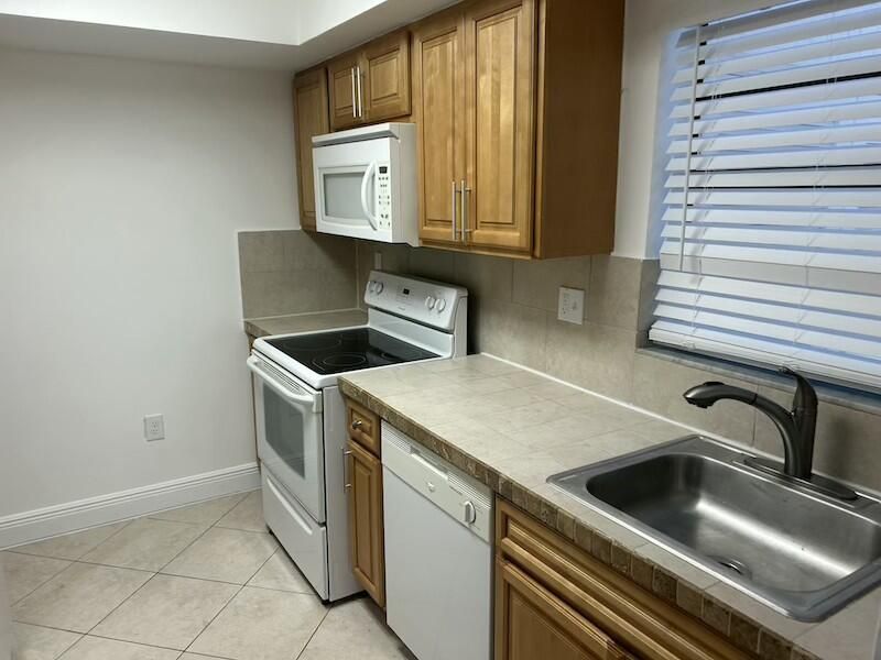 3432 NW 86th Way, Unit D204, Sunrise, FL 33351 Photo