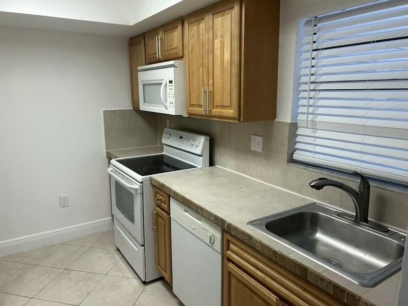 3432 NW 86th Way, Unit D204, Sunrise, FL 33351 Photo