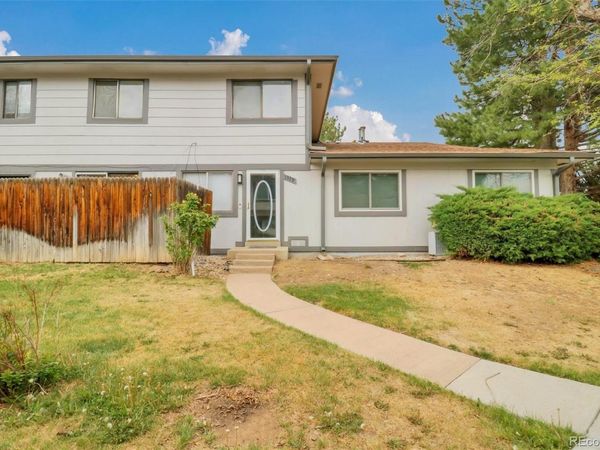 1329 S Chambers Circle, Unit B, Aurora, CO 80012