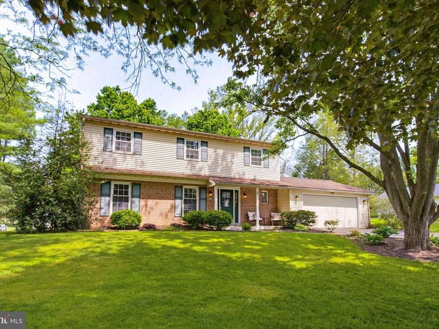 35 Pinewood Avenue, Lititz, PA 17543 Main Photo
