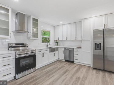 210 S SHENANDOAH AVENUE, FRONT ROYAL, VA 22630