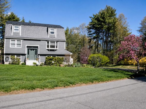 2 Skunk Road, Merrimac, MA 01860