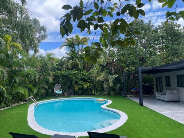 1955 Alamanda Dr , Unit 1, North Miami, FL 33181