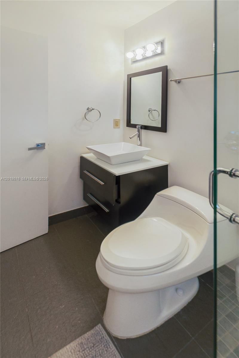 1955 Alamanda Dr , Unit 1, North Miami, FL 33181 Photo