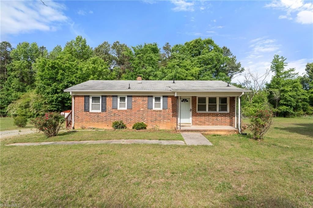 9569 Ridgeville Road, Leasburg, NC 27291 Main Photo