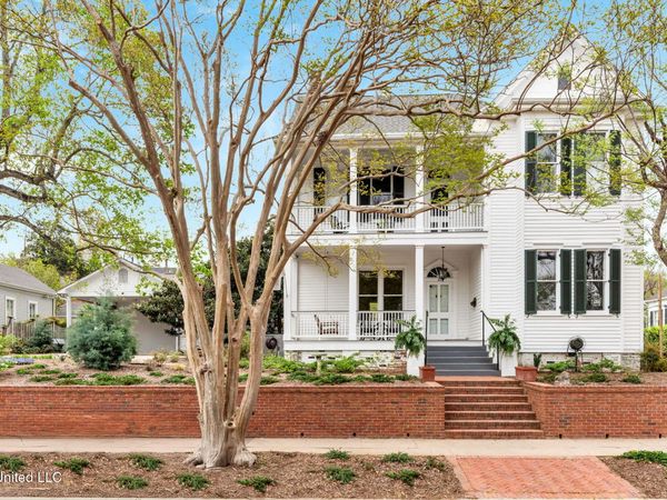 313 S Pearl Street, Natchez, MS 39120