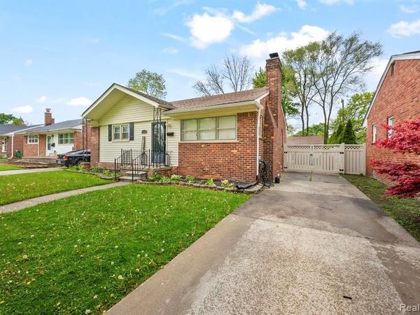 1906 Carlysle Street , Dearborn, MI 48124