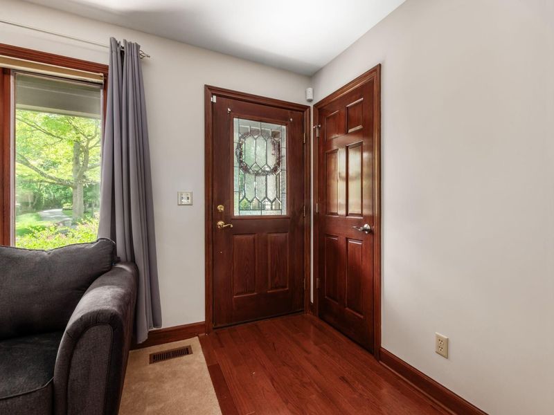 8642 Craigston Court, Dublin, OH 43017 Photo 2