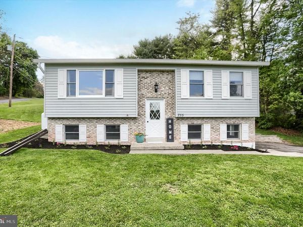 755 GREEN HILL DRIVE, NEWPORT, PA 17074