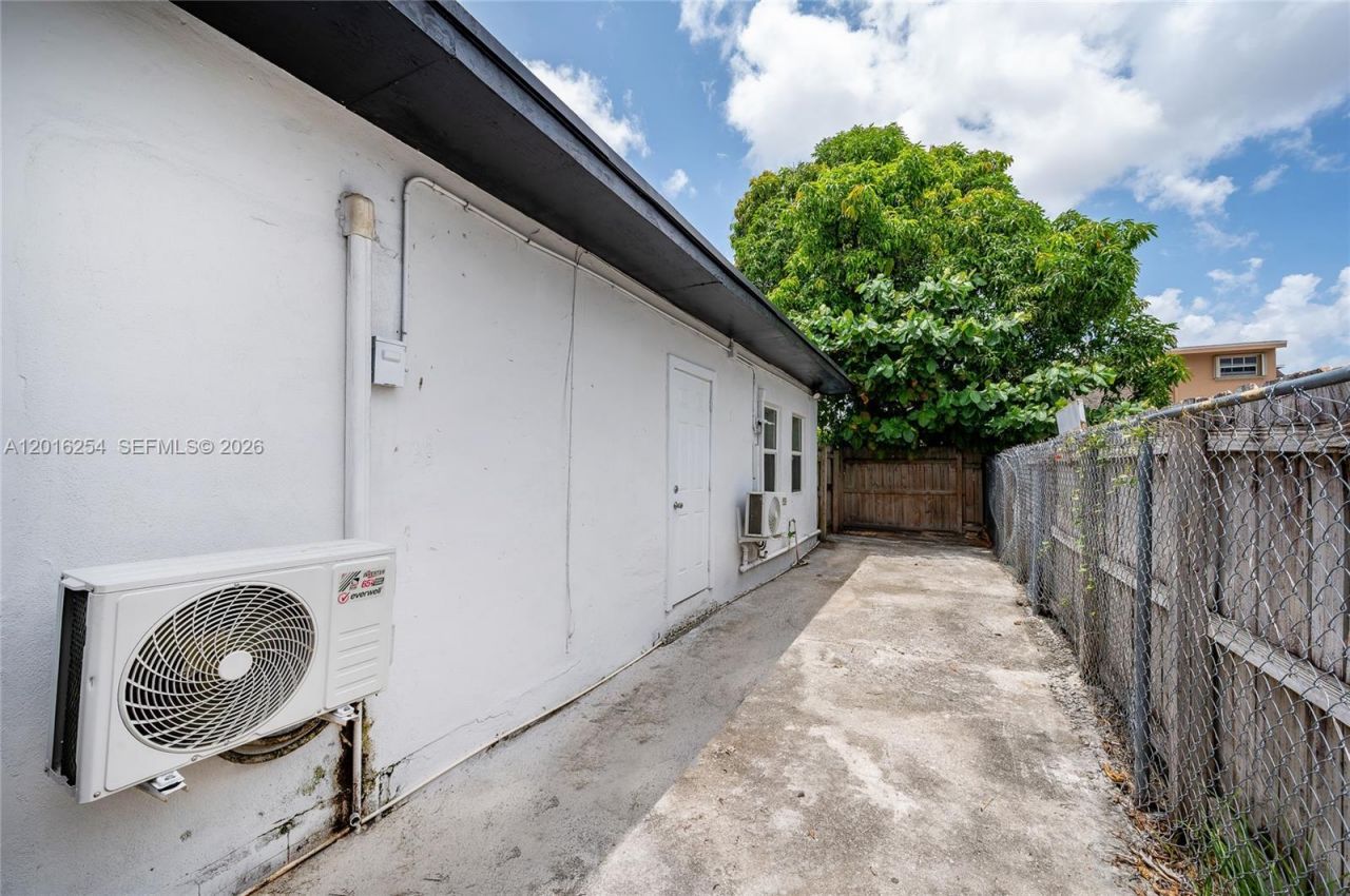 9050 NW 31st Ave , Unit 2, Miami, FL 33147 Photo
