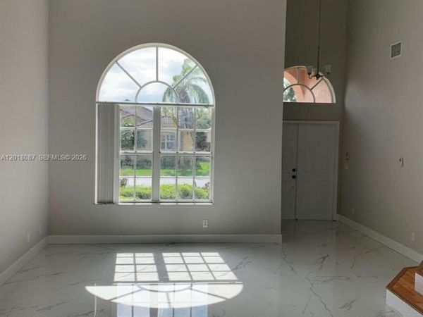 9763 NW 32nd St , Doral, FL 33172