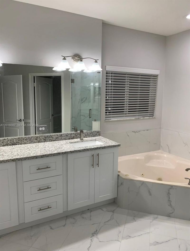 9763 NW 32nd St , Doral, FL 33172 Photo