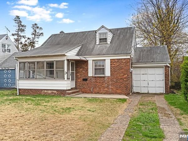 140 Palsa Avenue, ELMWOOD PARK, NJ 07407