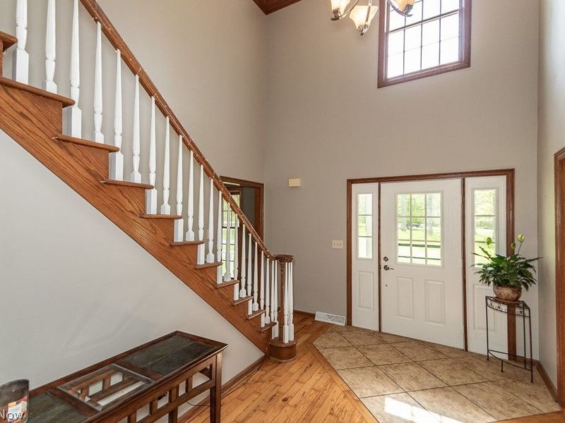 16730 Brigadoon Drive, Chagrin Falls, OH 44023 Photo 3