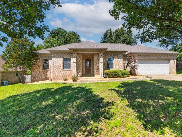 14 Jonathon Cove , Cabot, AR 72023