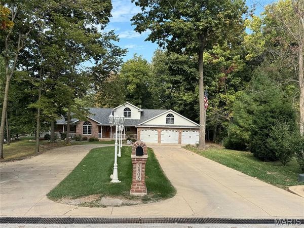 2805 Bear Creek Drive, Vandalia, IL 62471