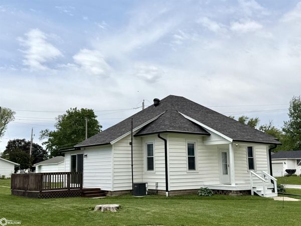 222 N Division, Stronghurst, IL 61480