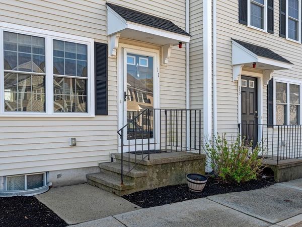 11 Boxberry Ln, Unit 11, Rockland, MA 02370