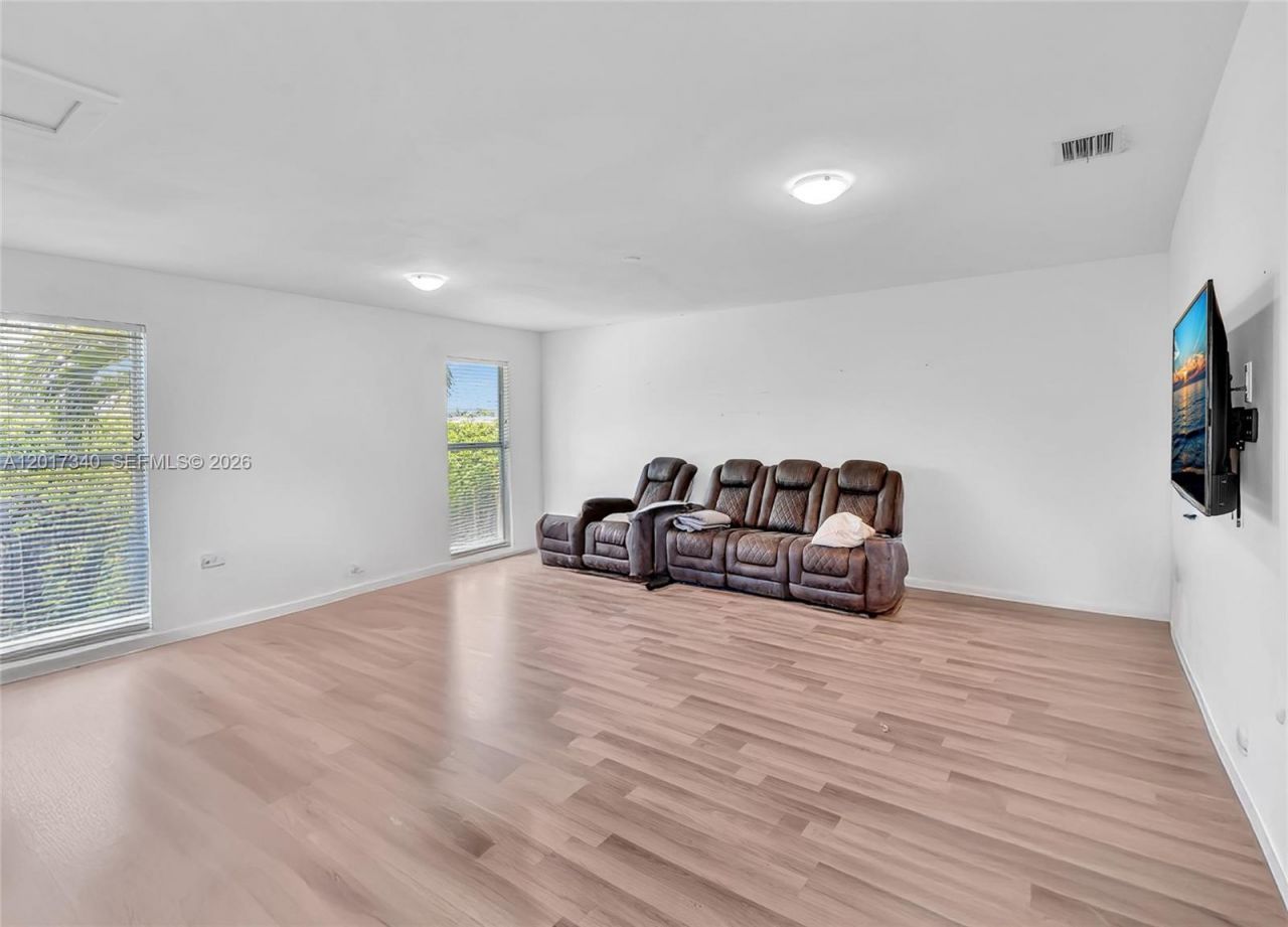 2001 NE 122nd Rd, North Miami, FL 33181 Photo
