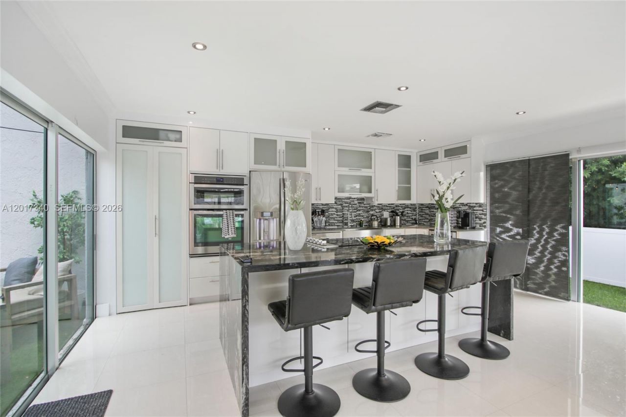 2001 NE 122nd Rd, North Miami, FL 33181 Photo